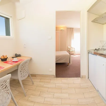 Logis Cartier Hotel