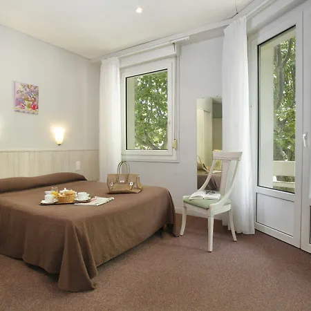 Otel Logis Cartier 3*
